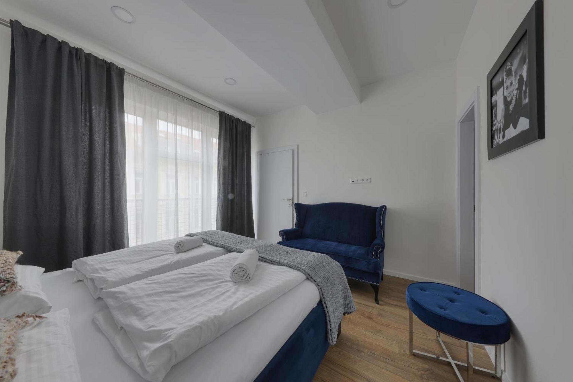 Shone Apartment Old Town 2 Bedroom Bratislava Exterior photo